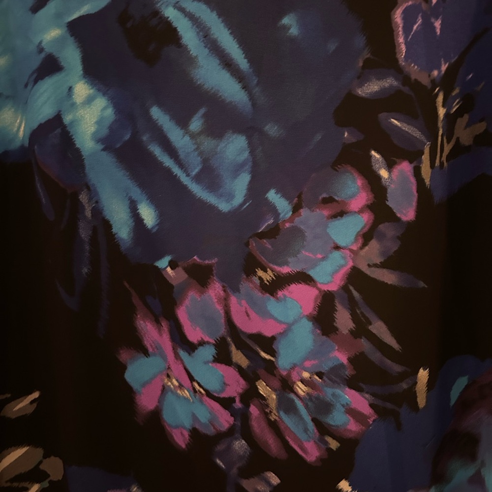 Adrianna Papell Black and Blue Floral Blouse Sz XL - Picture 3 of 7
